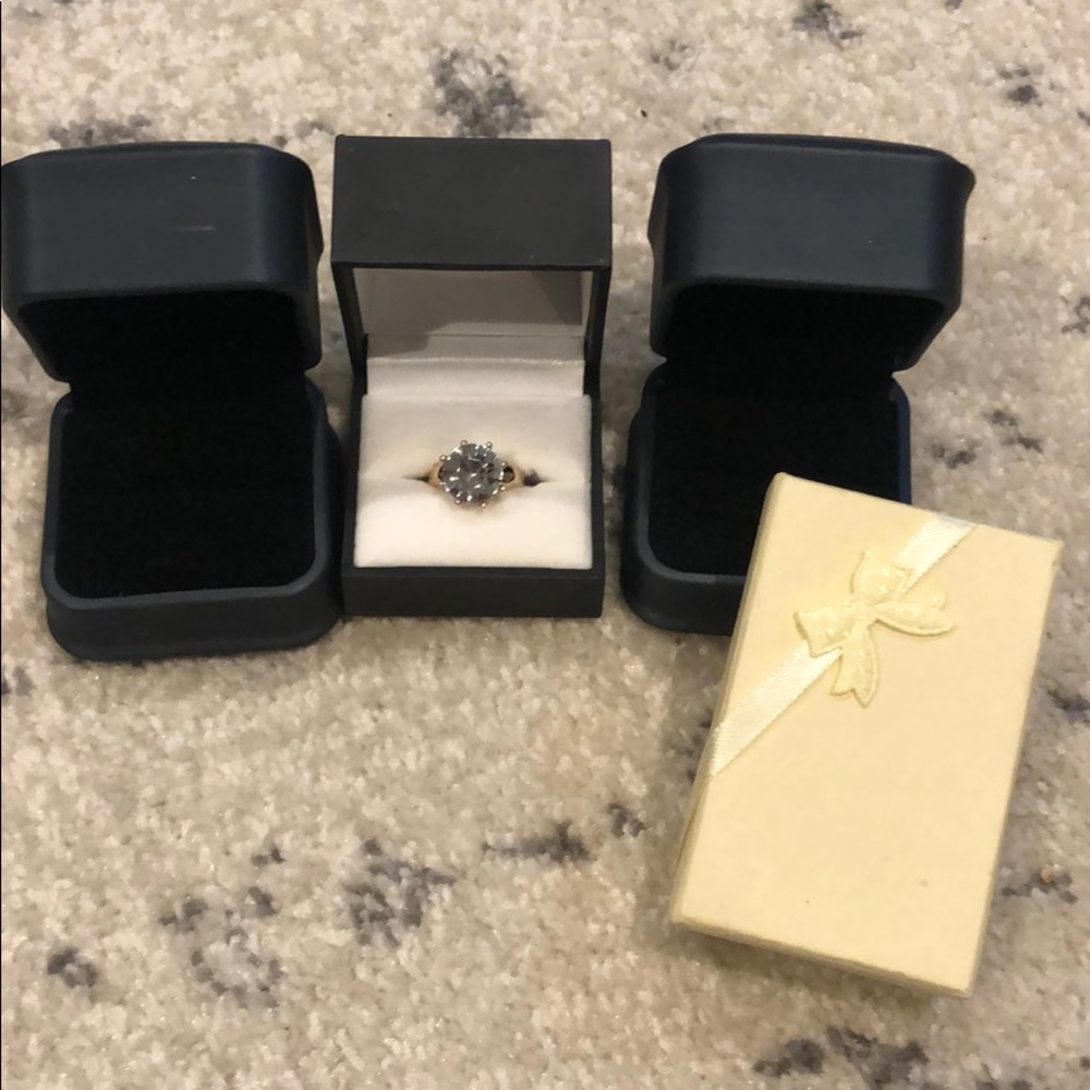 Jewelry boxes for ring & necklace! Ring included